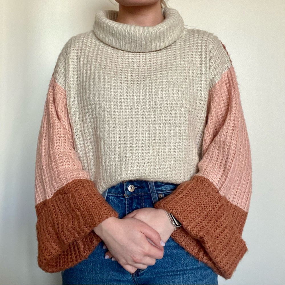 Boutique Figwood color block turtleneck sweater, S/M